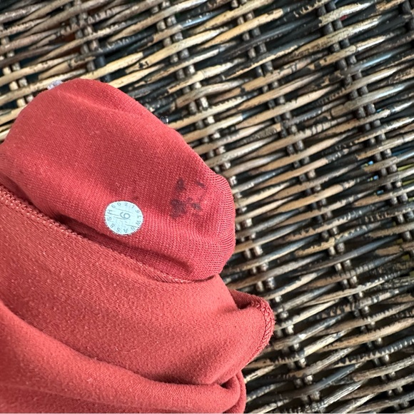 Lululemon Align Crop *21" size 6 assumed color Cayenne - Picture 4 of 10